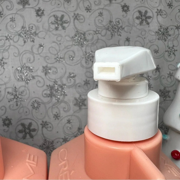 The Creme Shop White Peach Bliss Body Balm & Body Cleanser - Christmas - Picture 6 of 9